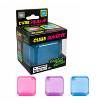 ギャラリービューアに画像を読み込み、Ice Cube Squishy Toy /  氷のキューブ型スクイーズトイ
