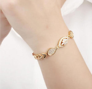 Ladies Crystal Flower Bracelet Bangle Wristband Cuff Chain　クリスタルフラワーブレスレット