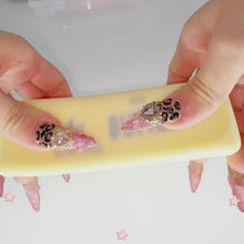 ギャラリービューアでビデオをロードして再生し、Mini Crispy Butter Mix / ミニ クリスピー・バター スクイーズ
