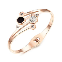 Load image into Gallery viewer, Rhinestone bracelet stainless steel rose gold plated　ラインストーン　ブレスレット　
