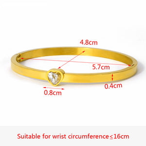 Titanium steel couples narrow heart-shaped loose diamond bracelet.