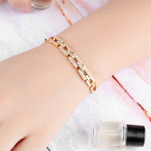 Load image into Gallery viewer, Gold-plated , micro-inlaid zircon Bracelet　金メッキ　ジルコン埋め込み　ブレスレット
